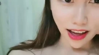 人美肤白,身材超好的36F巨乳性感援交美女被土豪床上多体位爆插后又抱到沙发上各种姿势干,最后趴在翘臀上内射!