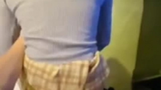 小夫妻情趣～就爱让老婆扮小护士帮肉棒好好的排毒～