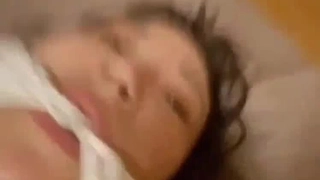 水嫩漂亮的大一美女被学长男友甜言蜜语带到酒店啪啪