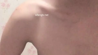 HODV-21671 [HD] 仆だけにしか闻こえないささやき声で密着诱惑されて中出し童贞卒业 新村あかり