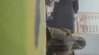 同棲するため物件を内見にきたカップルの彼氏を寝取って生ハメ中出しさせる淫乱巨乳な不動産レディ MINAMO